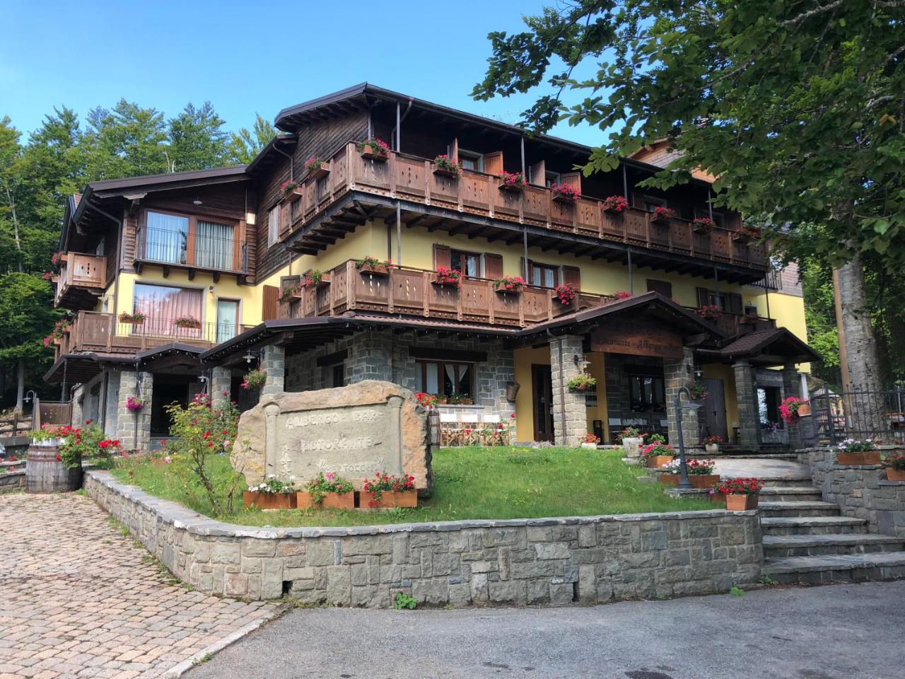 Albergo Bertocchi Collagna Extérieur photo